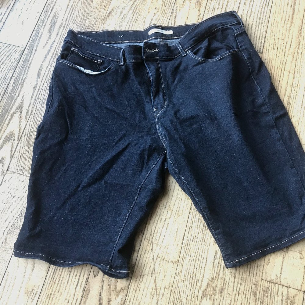 Levis